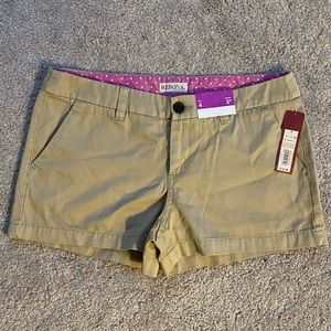 Khaki shorts size 6